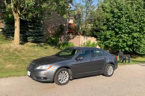 Chrysler 200 car