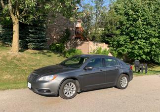 Chrysler 200 car