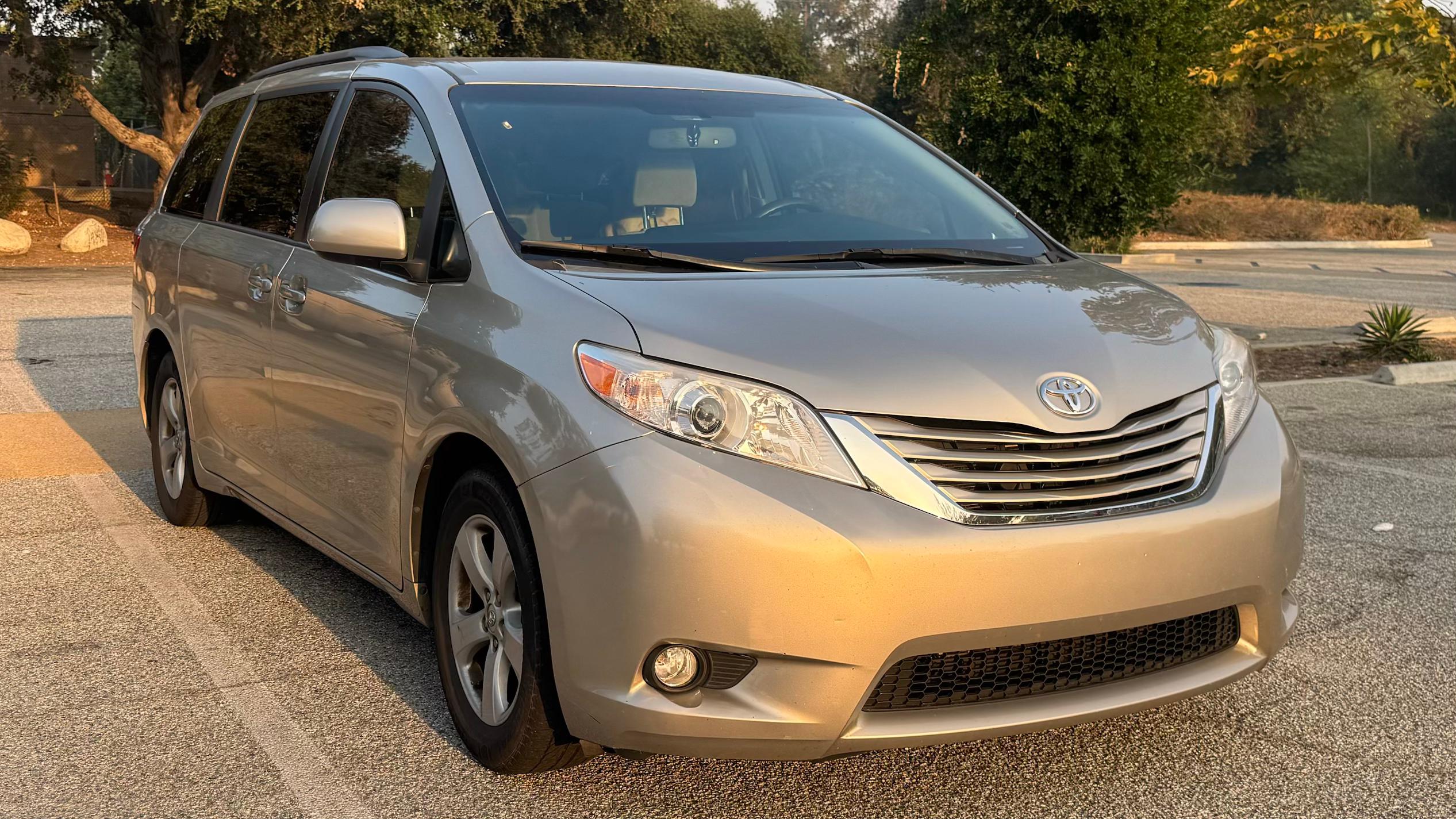 Toyota Sienna 2015 in Chino, CA