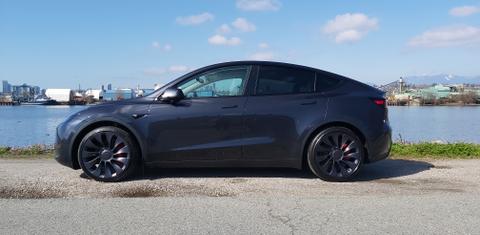 Tesla Model Y 2024