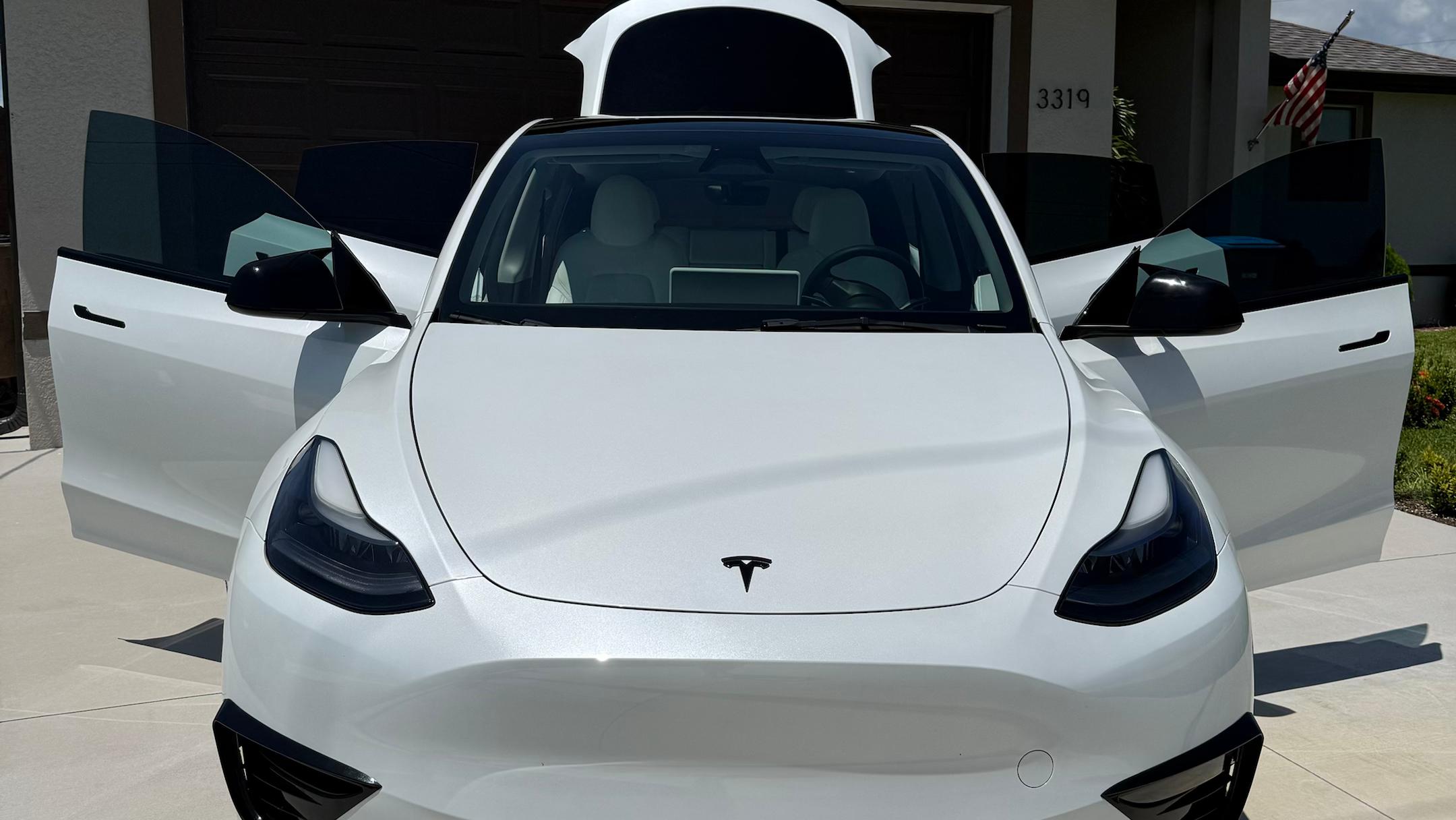 Tesla Model Y 2023 in Cape Coral, FL