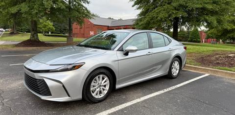 Toyota Camry Hybrid 2025