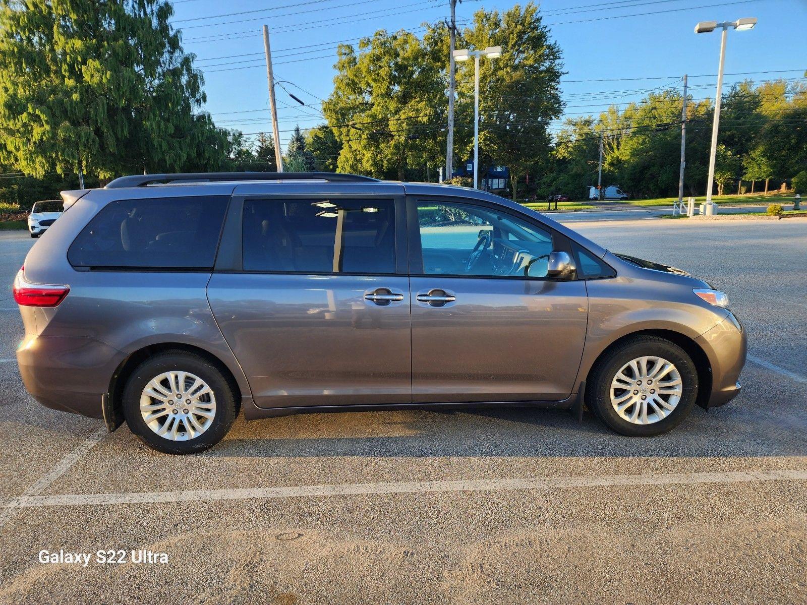 Toyota Sienna 2017 in Cleveland, OH