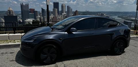 Tesla Model Y 2026