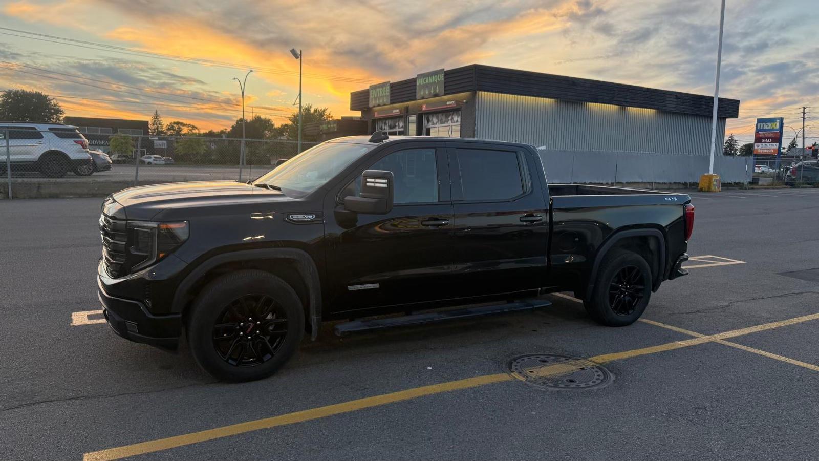 GMC Sierra 1500 2024 in Laval, QC