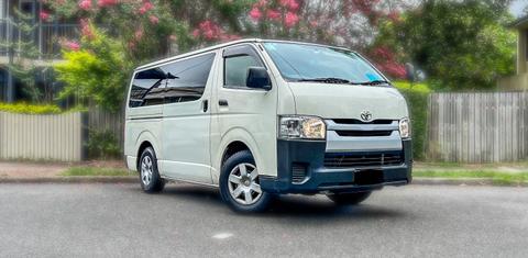 Toyota HIACE 2015