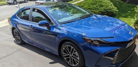 Toyota Camry Hybrid 2025