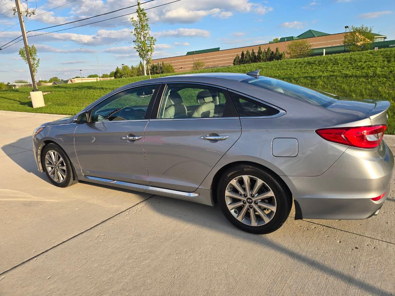 Hyundai Sonata 2017 in Des Moines, IA