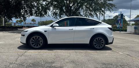 Tesla Model Y 2026