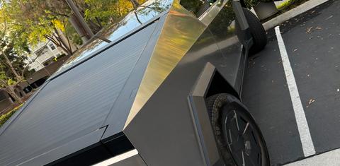 Tesla Cybertruck 2025