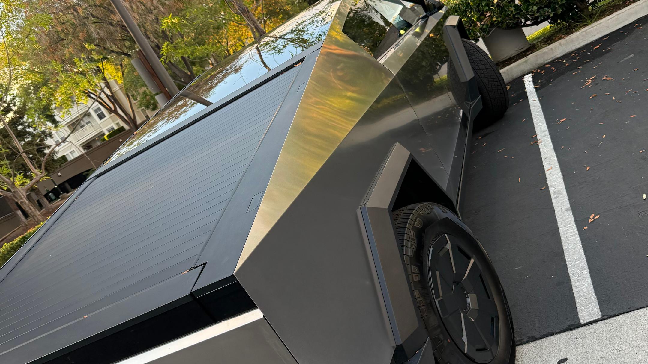 Tesla Cybertruck 2025 in Cupertino, CA