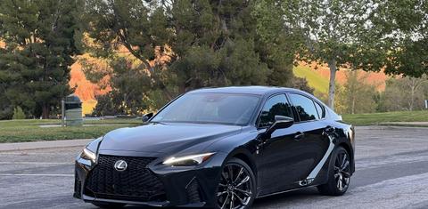 Lexus IS 2025