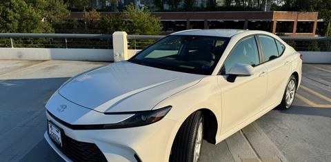 Toyota Camry Hybrid 2026