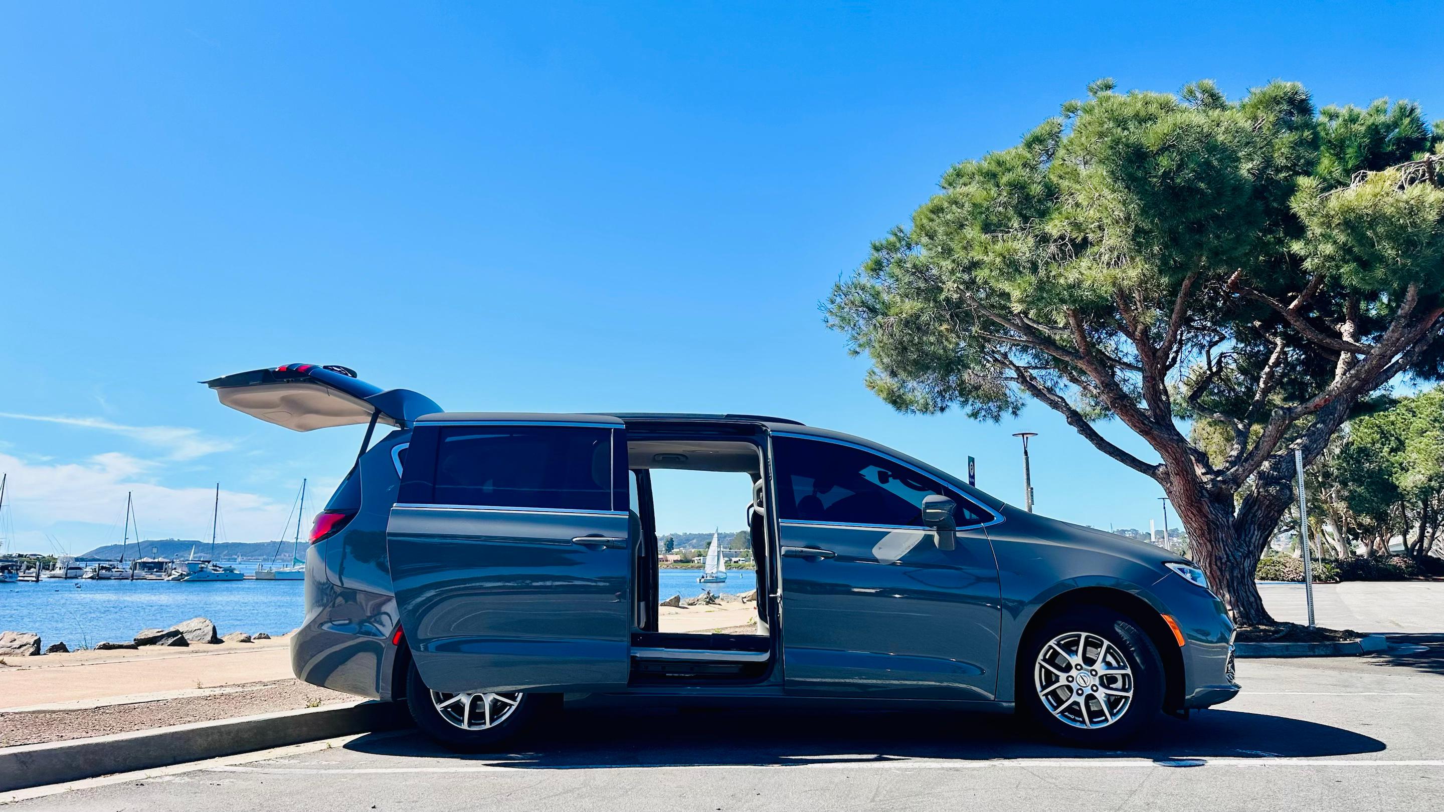 Chrysler Pacifica 2021 in San Diego, CA
