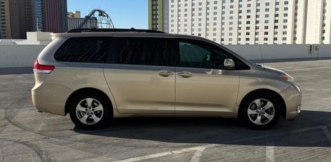 Toyota Sienna 2013