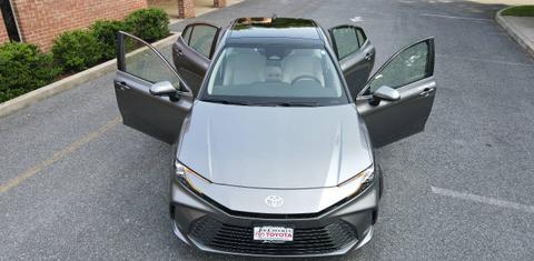 Toyota Camry Hybrid 2026