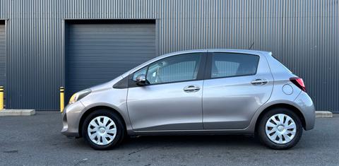 Toyota YARIS 2015