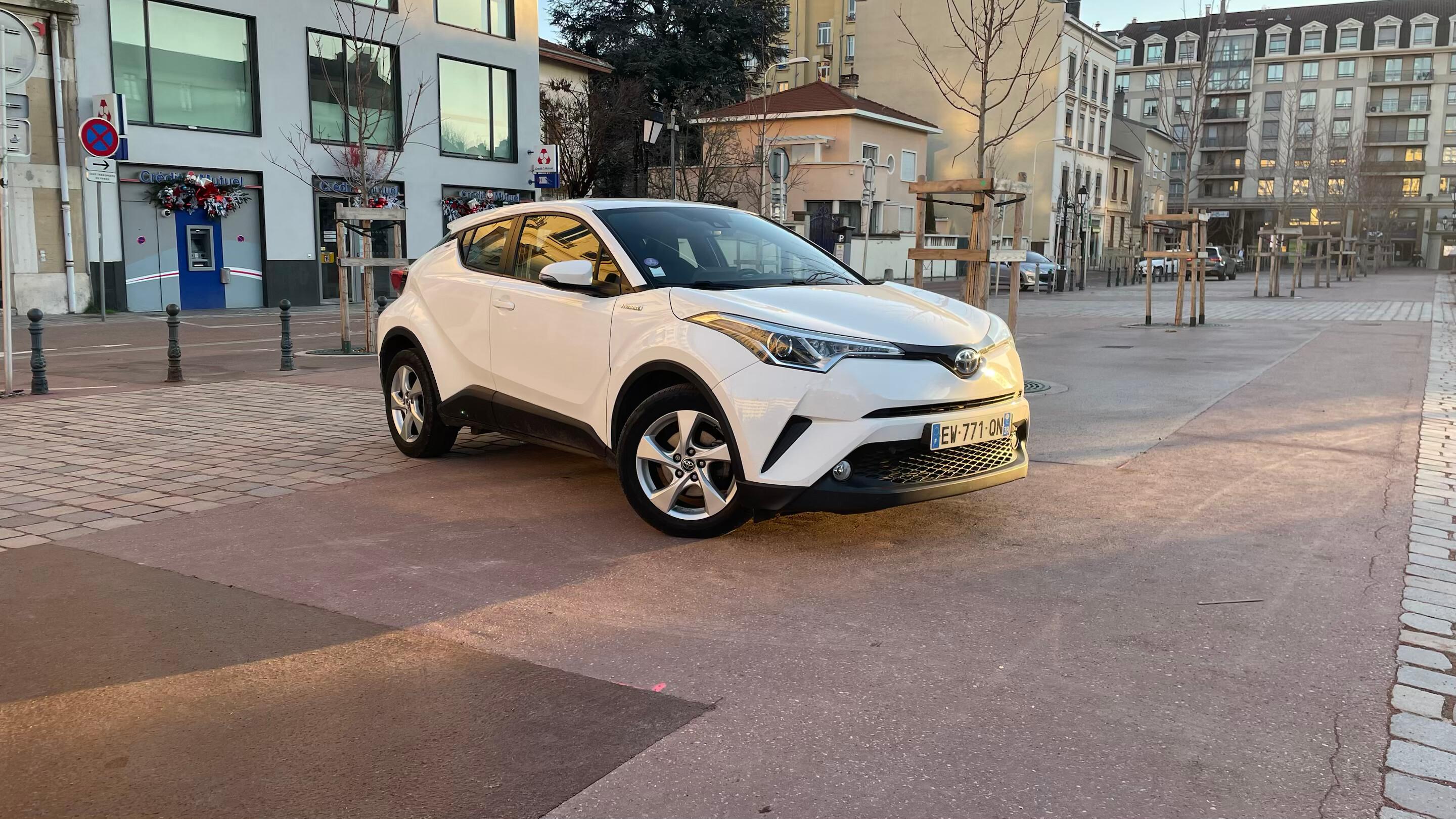Toyota C-HR 2018 à Dijon