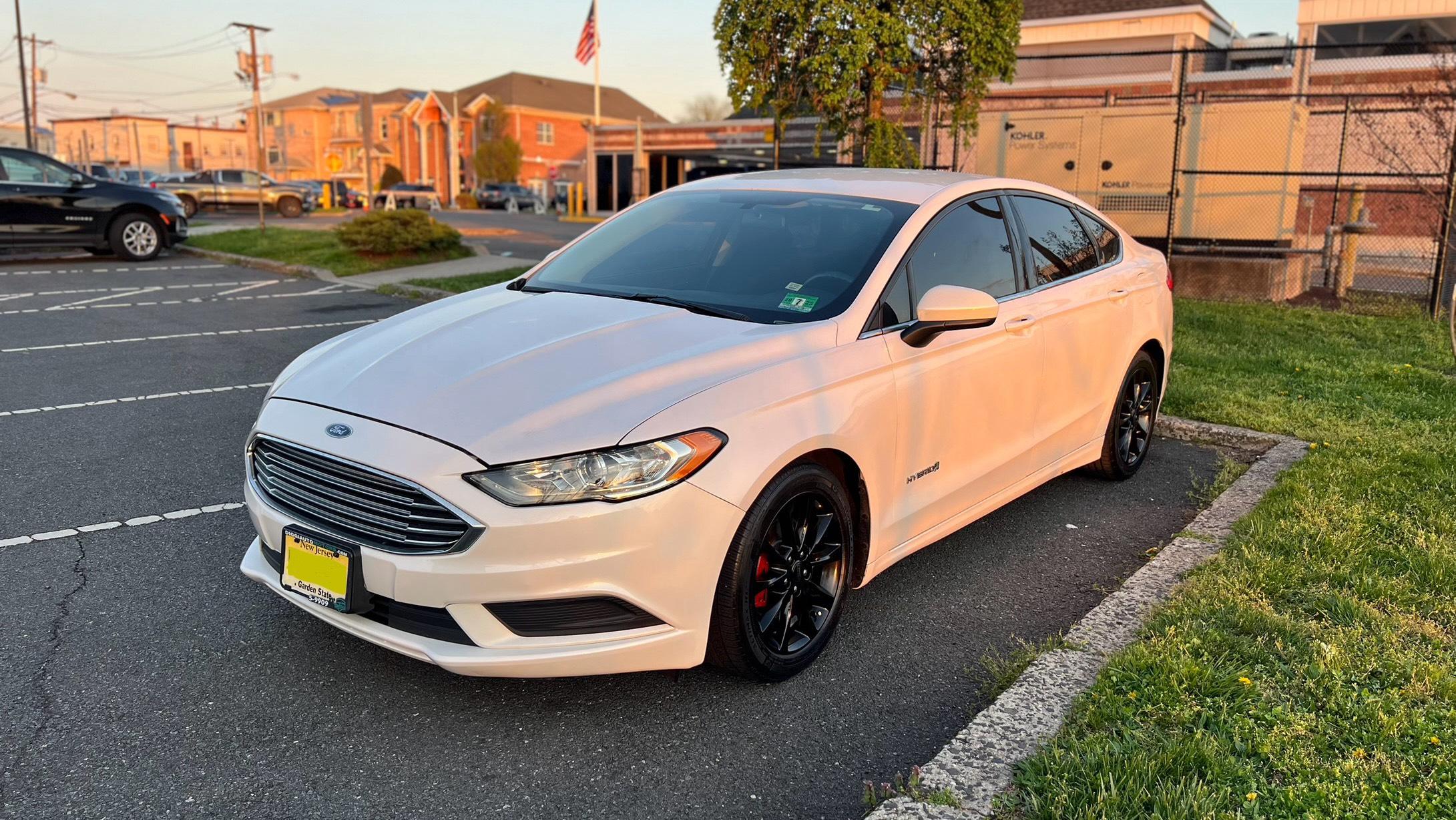 Ford Fusion Hybrid 2017 in 