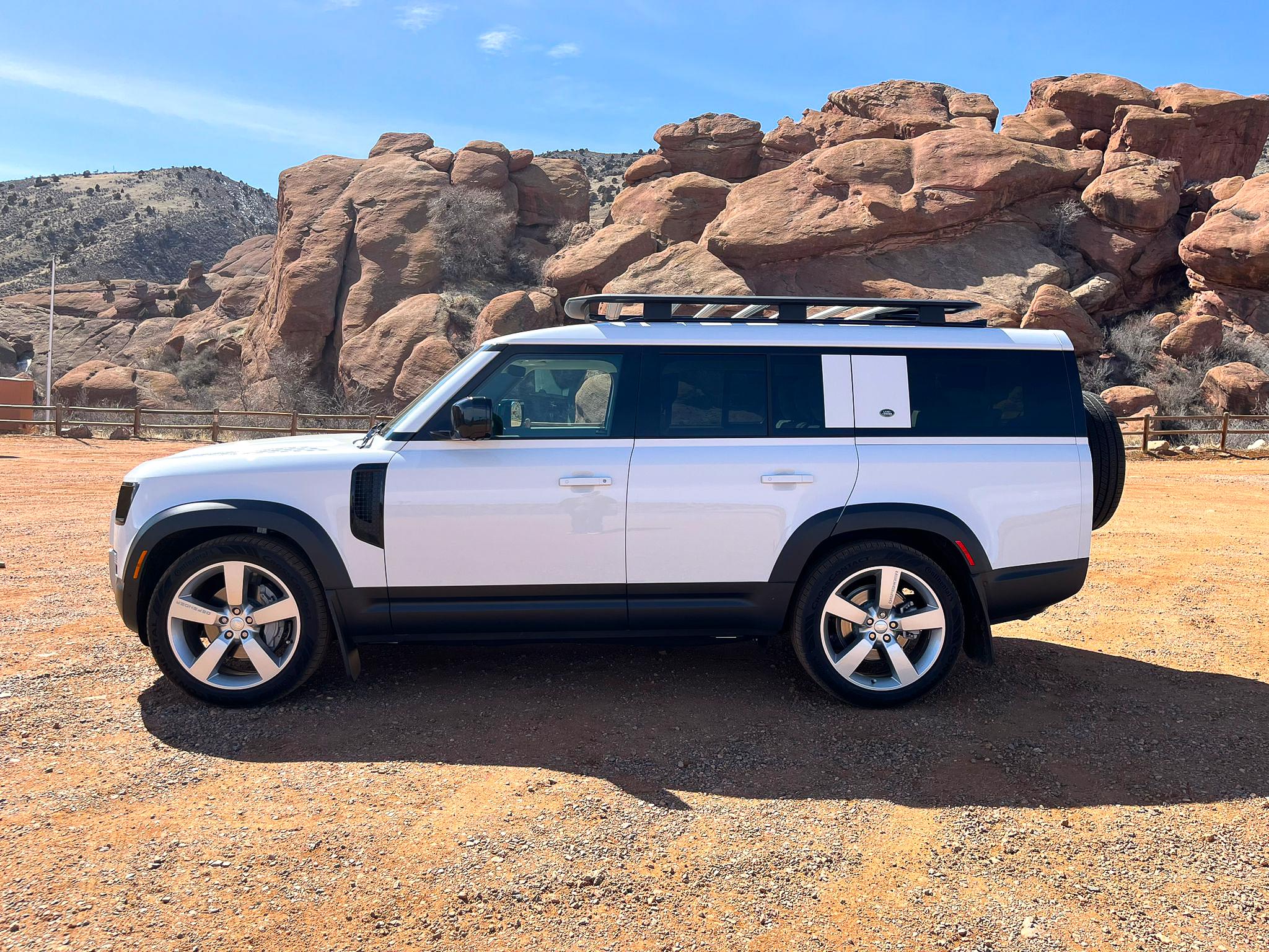 Land Rover Defender 2023 in 