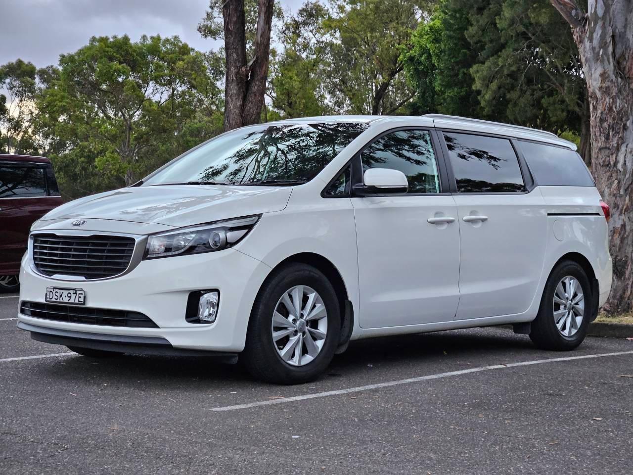 Kia CARNIVAL 2017 in Berala
