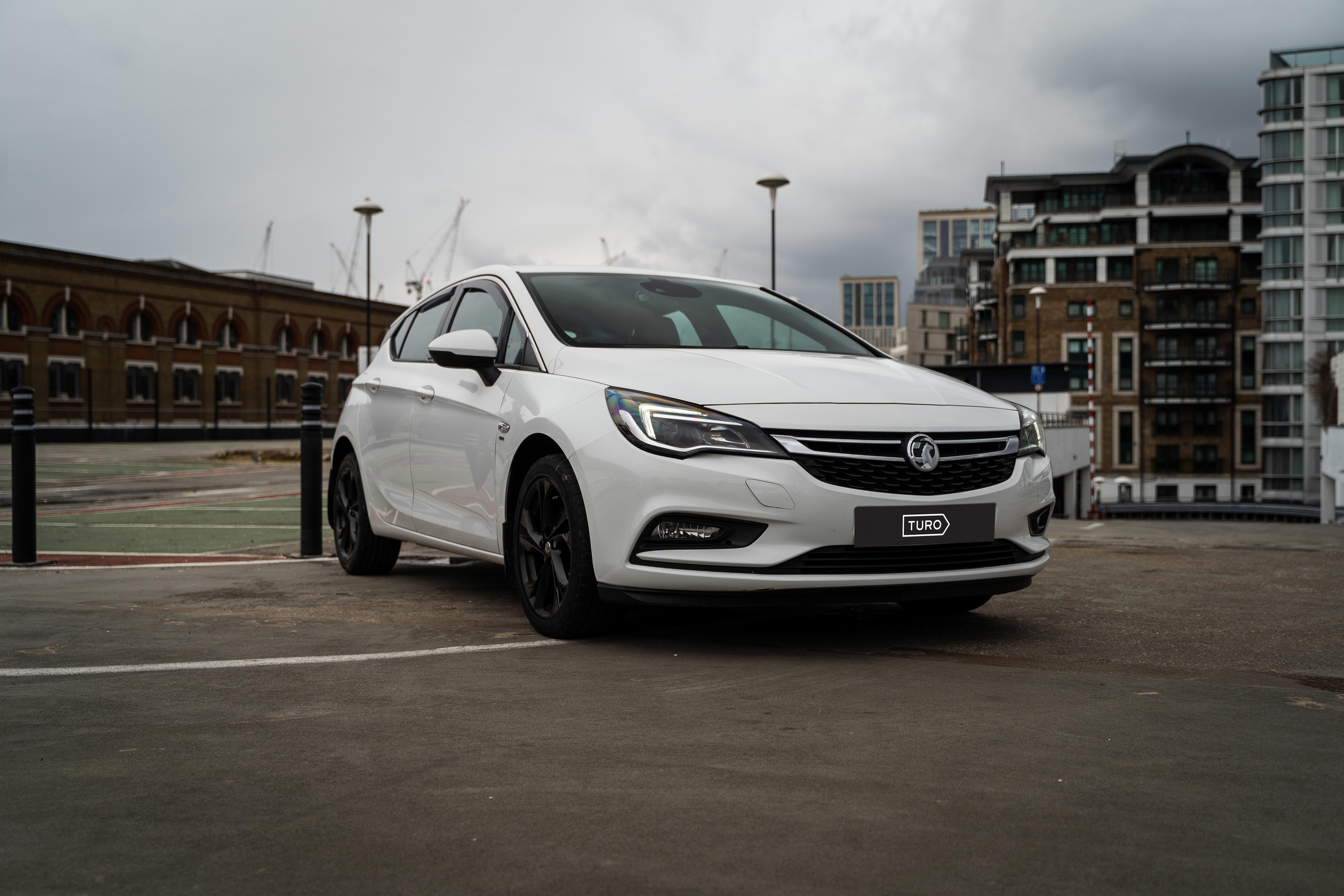 Vauxhall Astra 2017 in Ilford