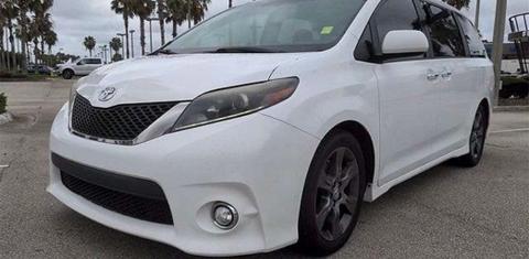 Toyota Sienna 2016