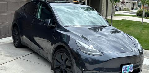Tesla Model Y 2024