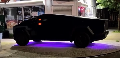 Tesla Cybertruck 2025