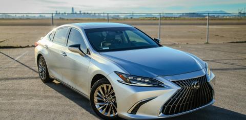 Lexus ES 2025