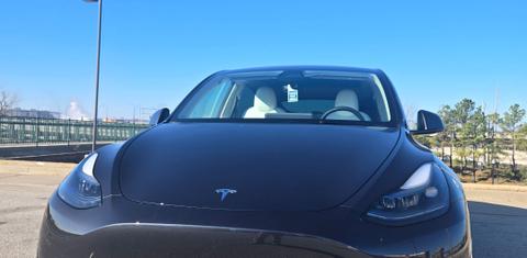 Tesla Model Y 2025