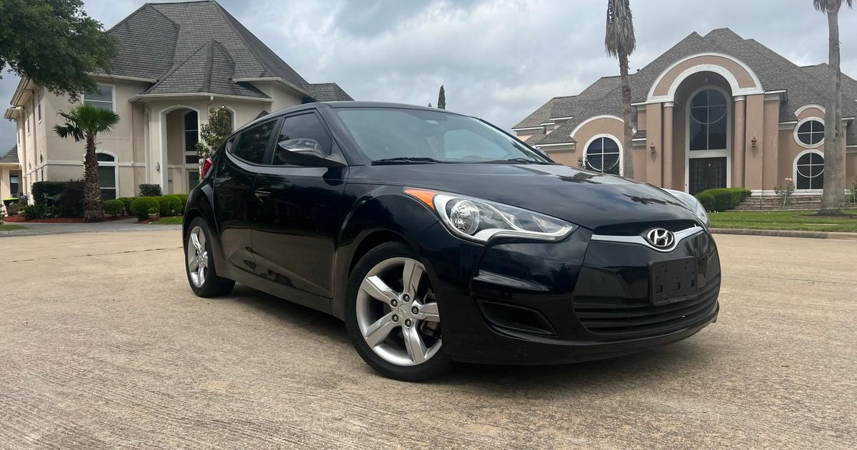 Hyundai Veloster 2014 rental in Missouri City, TX by Rent N Go L. Turo