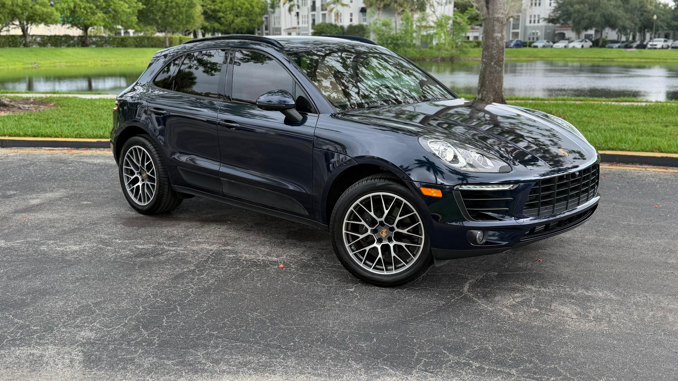 Porsche Macan 2018 in Plantation, FL