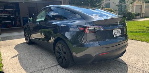 Tesla Model Y 2025
