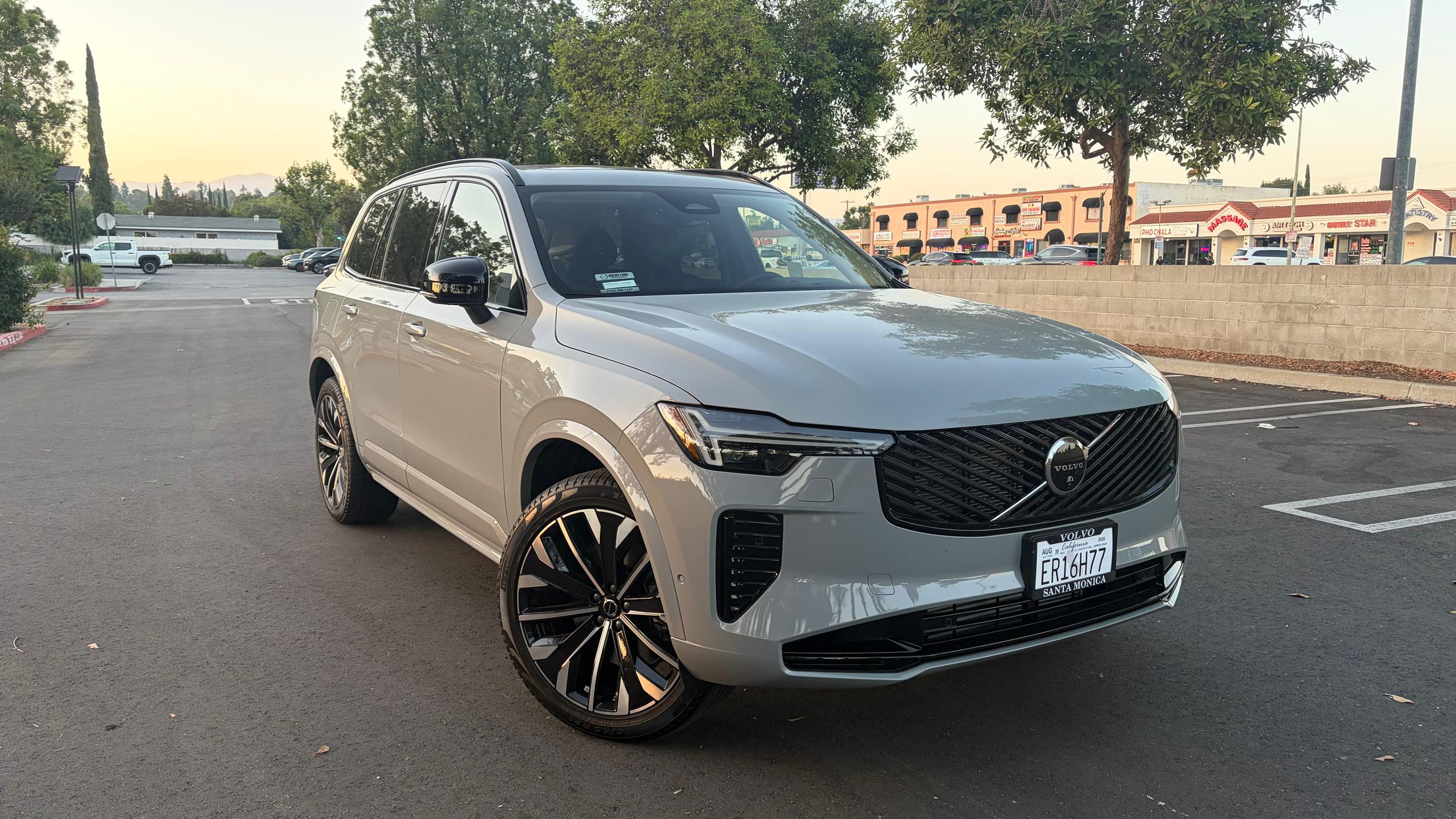 Volvo XC90 Plug-In Hybrid 2026 in Burbank, CA