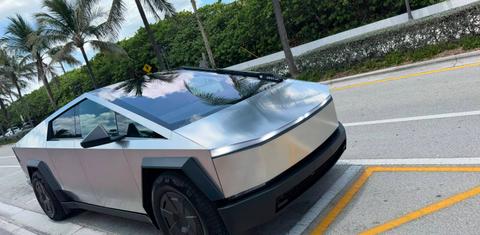 Tesla Cybertruck 2026