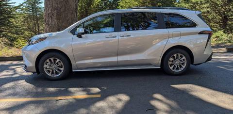 Toyota Sienna 2025