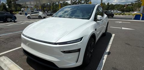 Tesla Model Y 2026