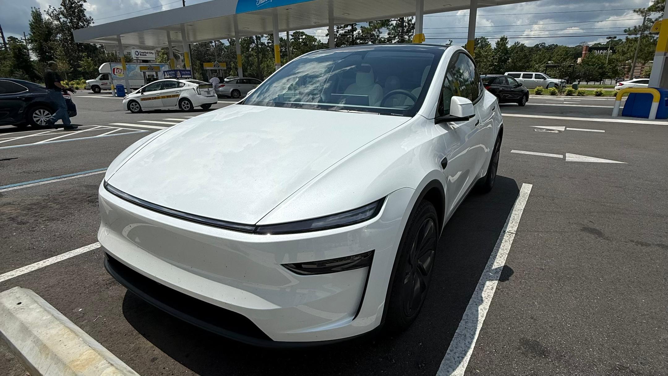 Tesla Model Y 2026 in Tallahassee, FL