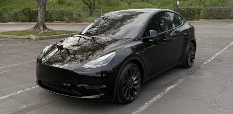 Tesla Model Y 2025