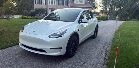 Tesla Model Y 2023