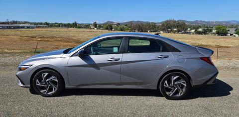 Hyundai Elantra 2025