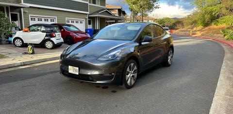 Tesla Model Y 2024