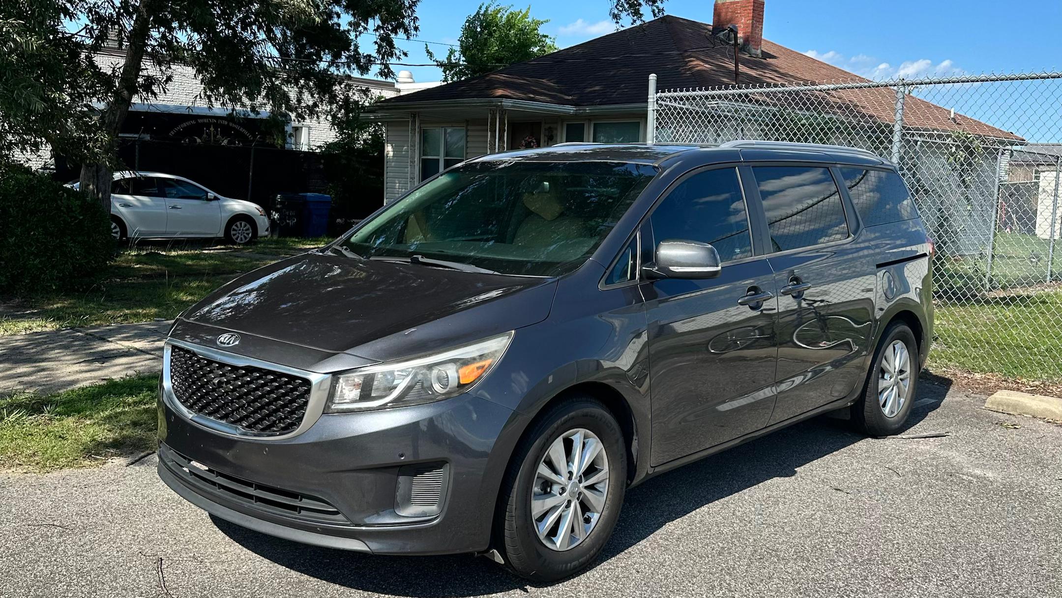 Kia Sedona 2017 in Virginia Beach, VA