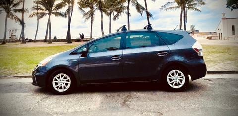 Toyota Prius v 2014