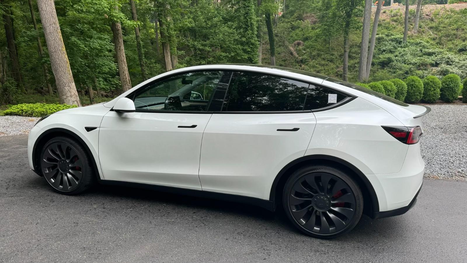 Tesla Model Y 2023 in Elk Grove, CA