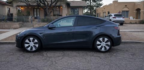 Tesla Model Y 2024