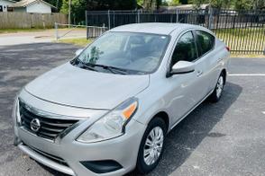 Nissan Versa car