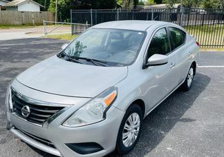 Nissan Versa car