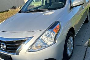 Nissan Versa car